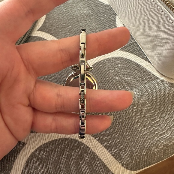 Fossil Mother of Pearl Face Watch - Picture 2 of 3